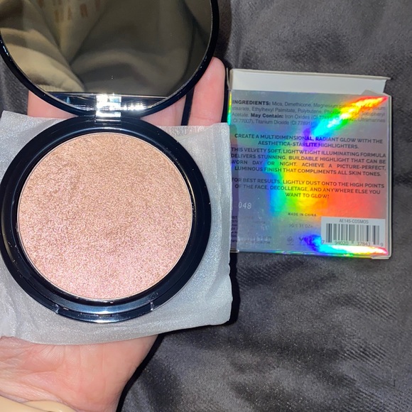 🌷4 piece Brand new Makeup bundle! - Picture 3 of 9